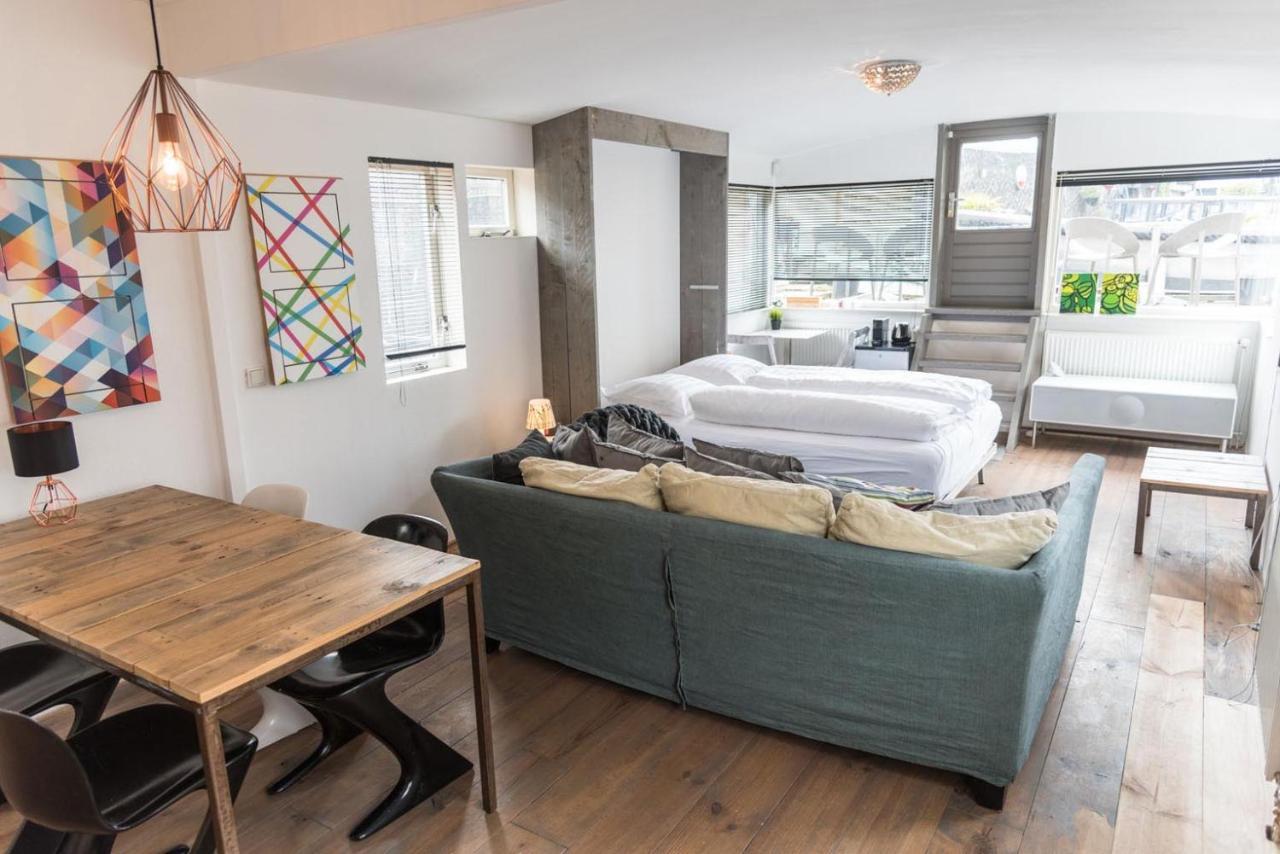 アムステルダム Houseboat Next To Amstel Bed & Breakfast エクステリア 写真