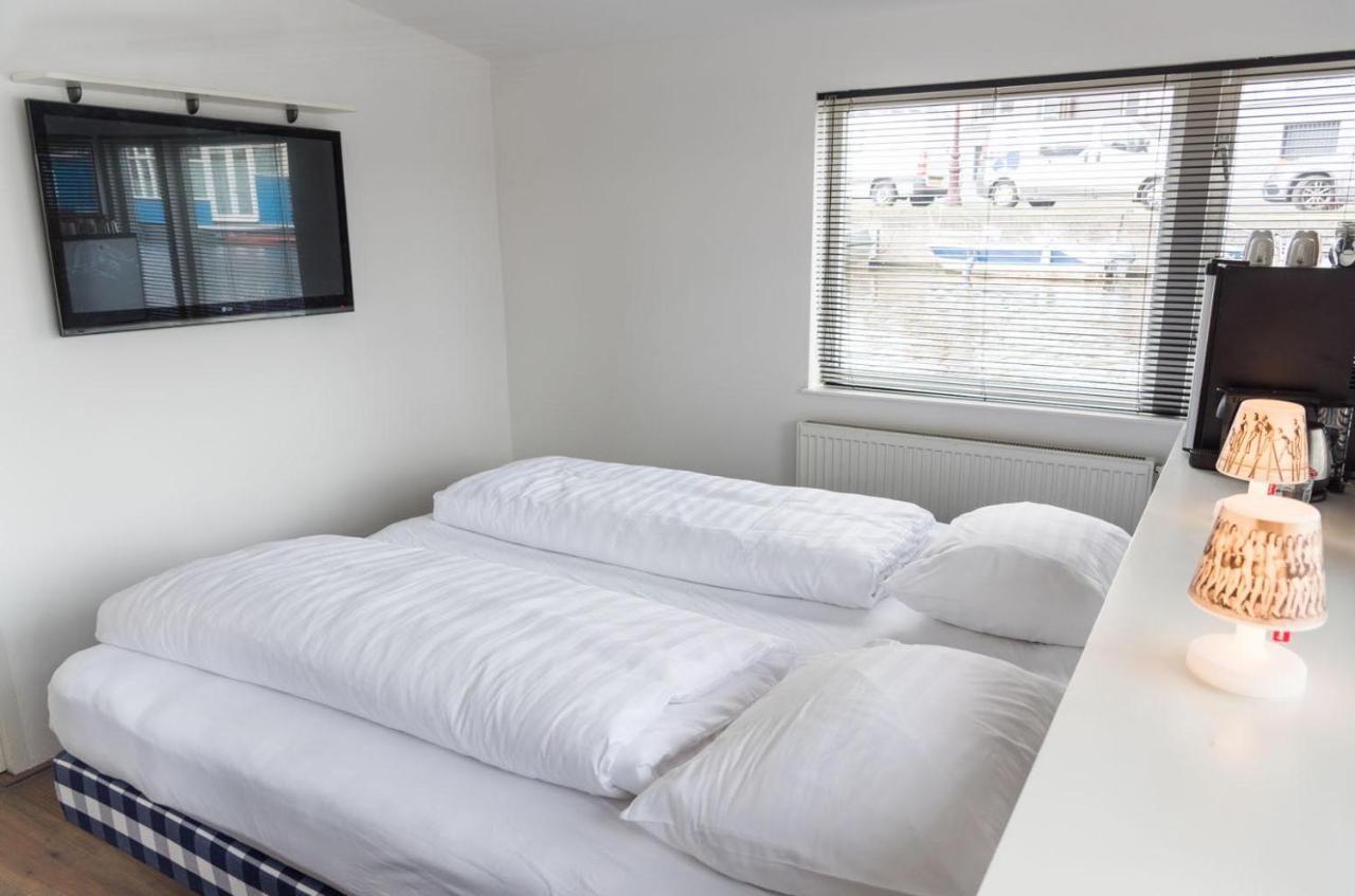 アムステルダム Houseboat Next To Amstel Bed & Breakfast エクステリア 写真
