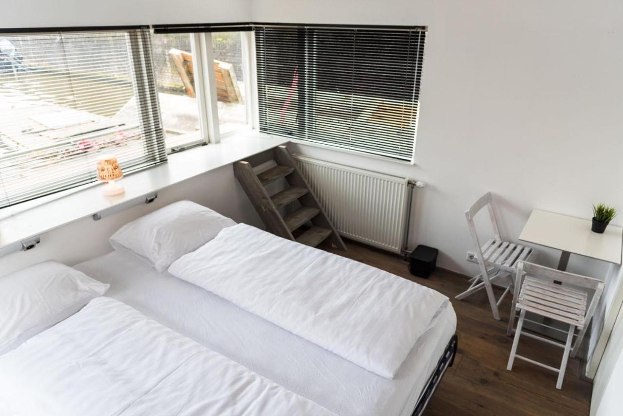 アムステルダム Houseboat Next To Amstel Bed & Breakfast エクステリア 写真